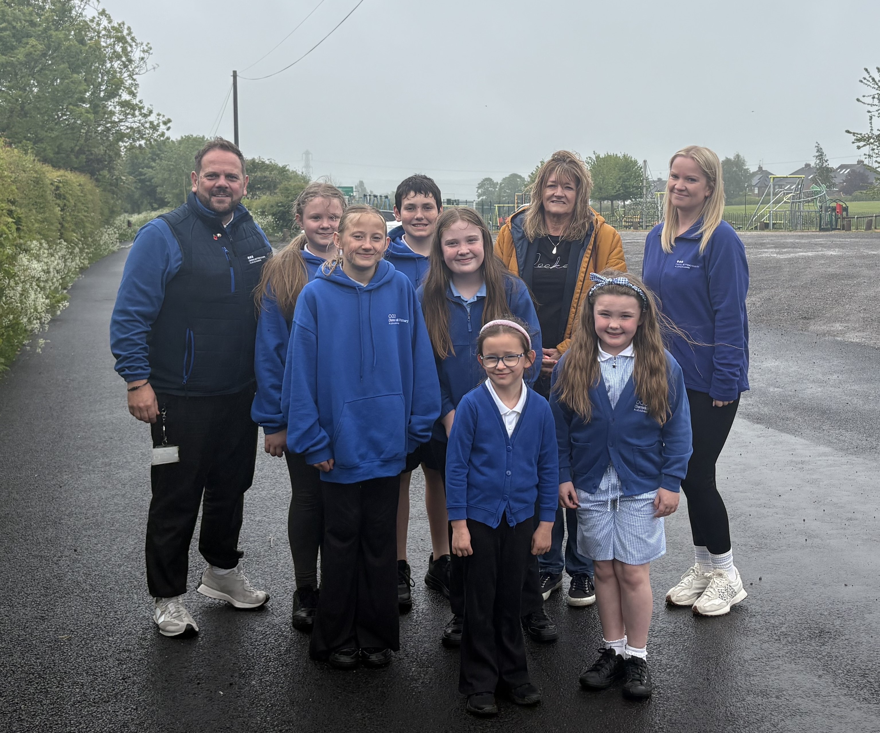 Mr Burgess and pupils for community press release May26IMG_2225crop